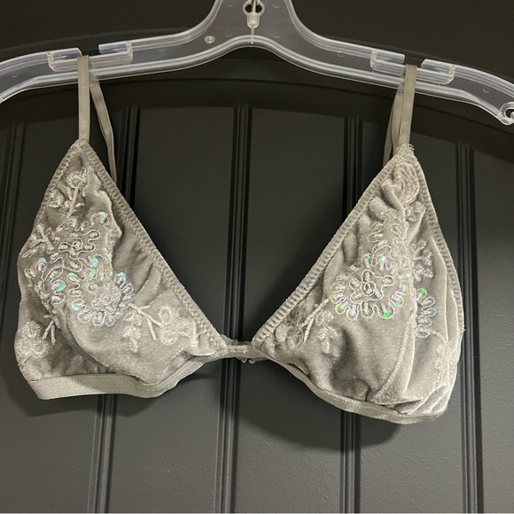 BRALETTE LOT - Picture 2 of 2